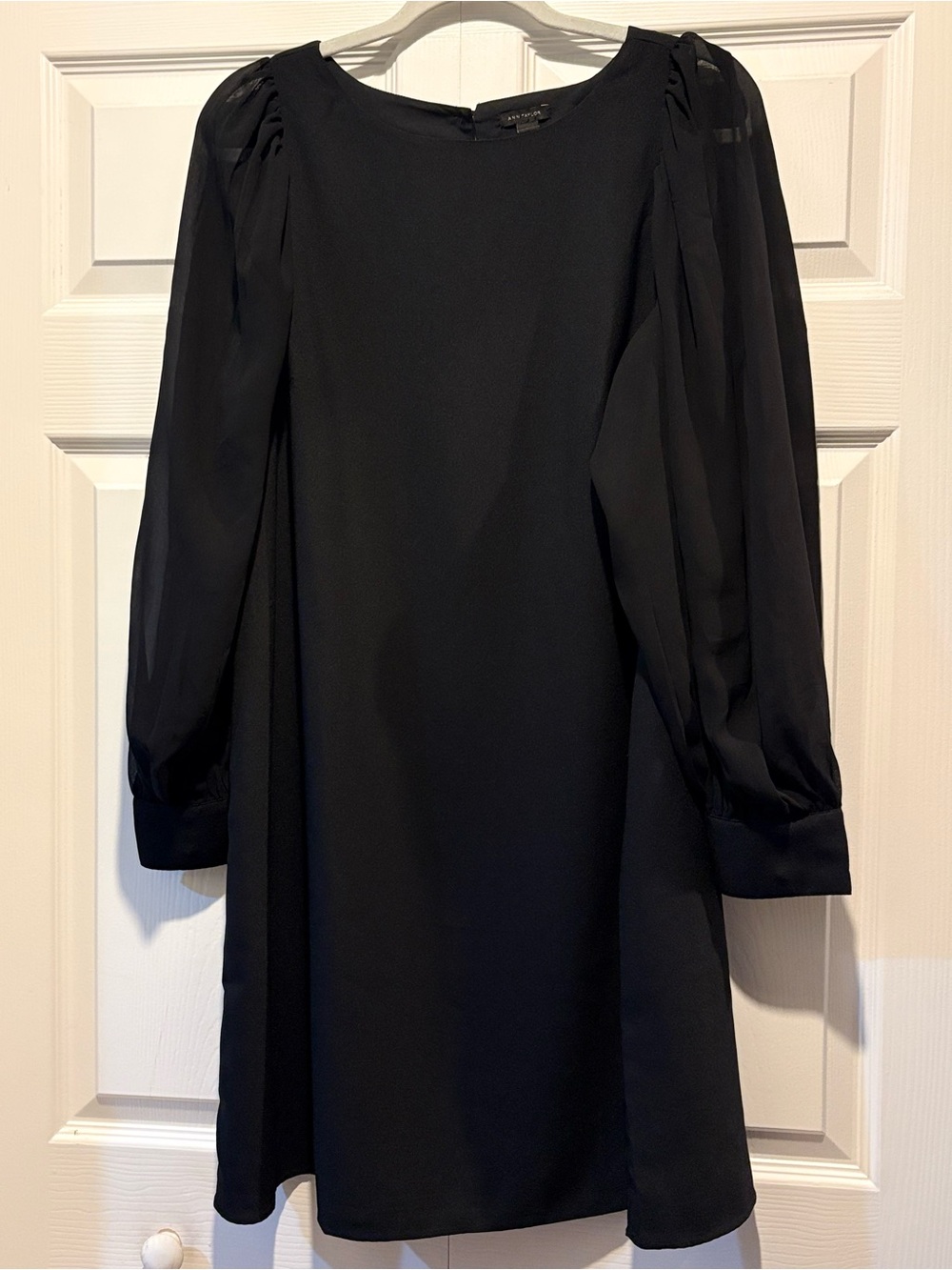 Ann Taylor Black Long-Sleeve Shift Dress Semi Sheer Sleeves Classic Sz 14